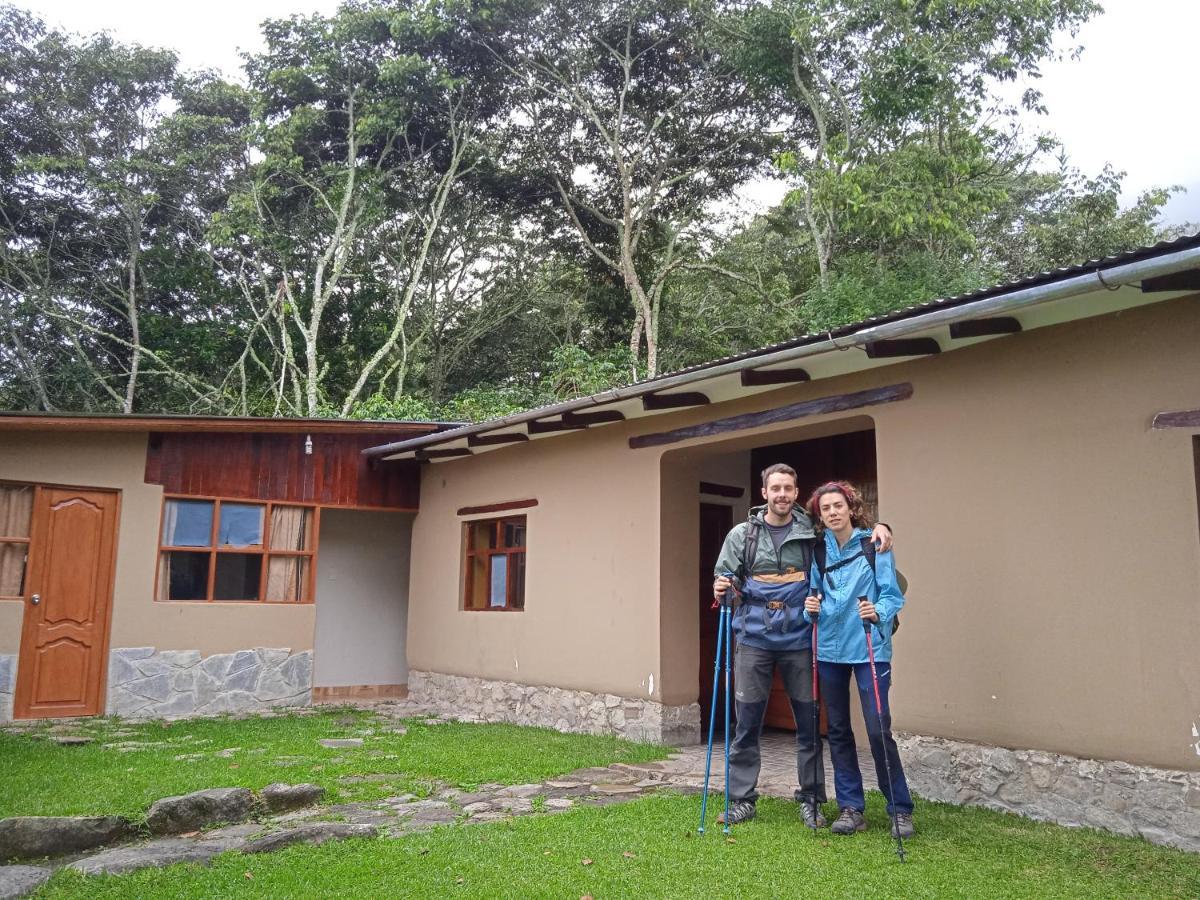 Lia B&B Lucmabamba Sahuayaco Екстериор снимка