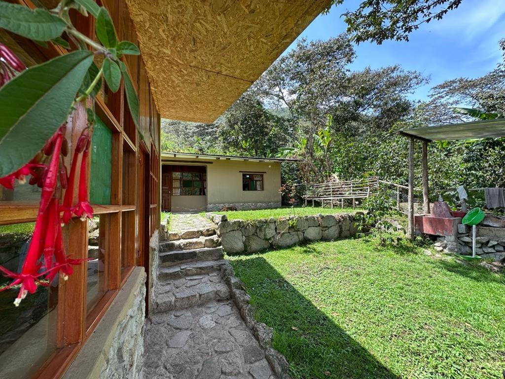 Lia B&B Lucmabamba Sahuayaco Екстериор снимка