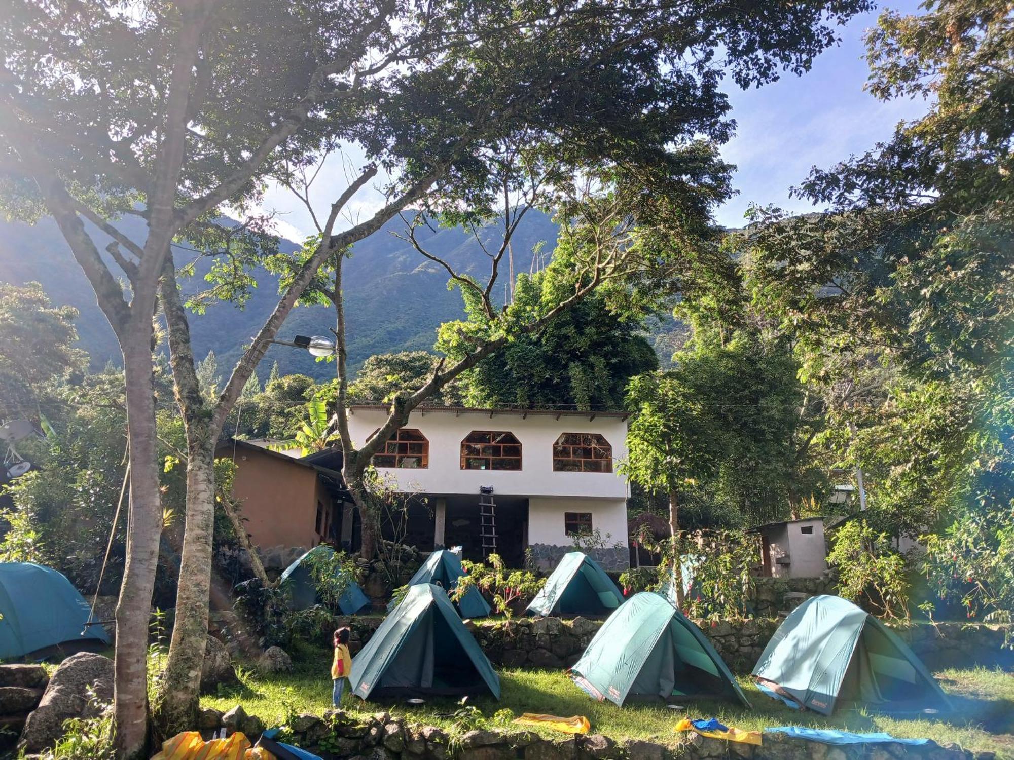 Lia B&B Lucmabamba Sahuayaco Екстериор снимка