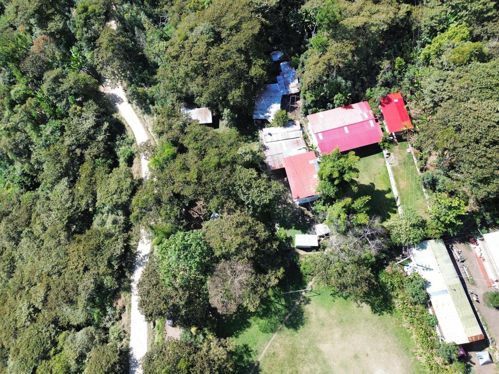 Lia B&B Lucmabamba Sahuayaco Екстериор снимка